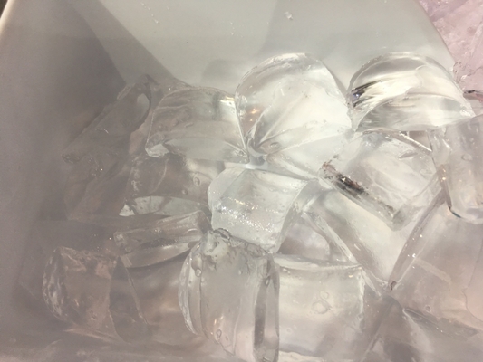 50 Kapazität 220V Haushalts-Auto-Lager Schaltfläche Halbmond Speise-Eismaschine