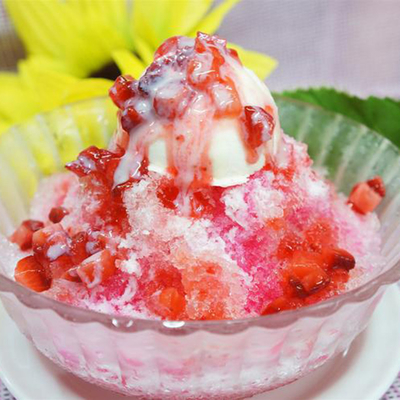 1400g Füllkapazität Tragbare Eismaschine Block-Eis-Rasierermaschine zur Platzersparnis