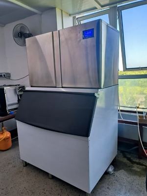 Großleistung 1000kg 24 Stunden Elektrische Quadrateneiswürfelmaschine mit CE-Zertifizierung